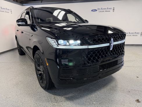 Used 2025 Lincoln Navigator L Reserve w/ Jet Appearance Package image 37