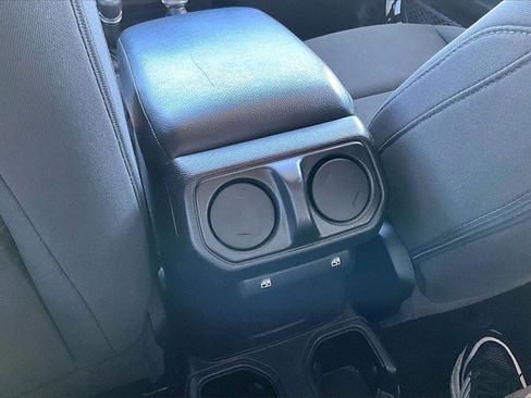 Used 2020 Jeep Wrangler Unlimited Sport S image 25