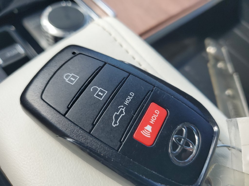 Used 2023 Toyota Tundra Capstone AWD/4WD image 28
