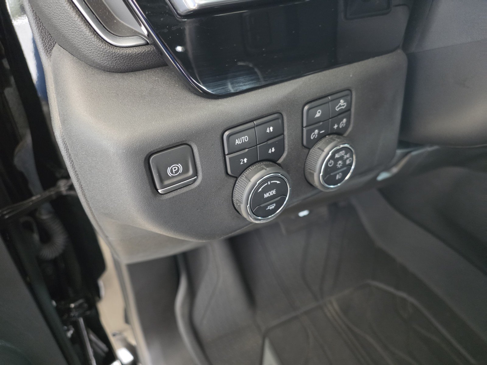 Used 2023 Chevrolet Silverado 1500 RST w/ Redline Edition AWD/4WD image 25