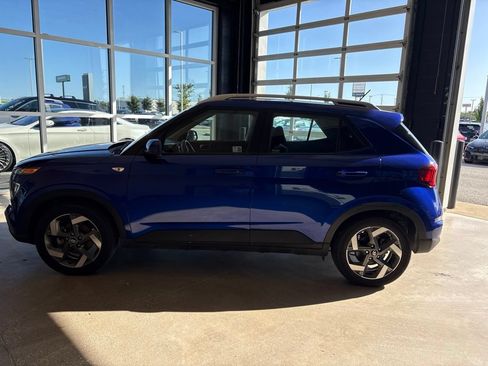 Used 2024 Hyundai Venue SEL FWD image 8