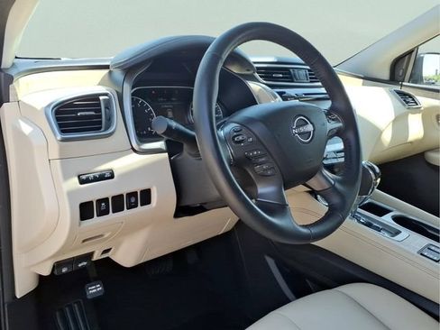 Used 2023 Nissan Murano SV AWD/4WD image 13