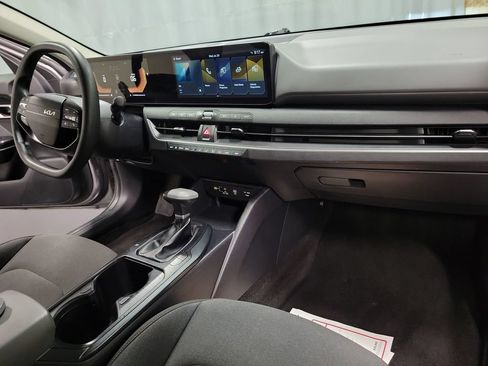 Used 2025 Kia K4 FWD image 28