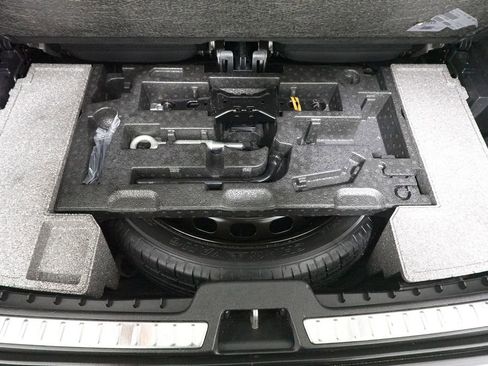 Used 2023 Volvo XC90 B6 Plus image 29