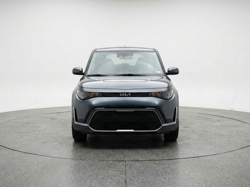 Used 2025 Kia Soul LX w/ LX Technology Package FWD image 2