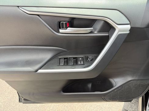 Certified 2025 Toyota RAV4 XLE FWD image 26