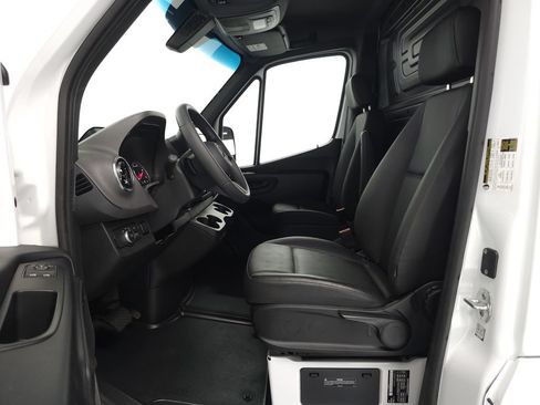 Used 2026 Mercedes-Benz Sprinter 2500 image 7