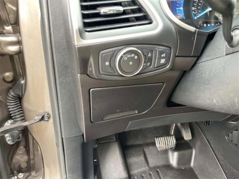 Used 2019 Ford Edge SEL w/ Equipment Group 201A image 16