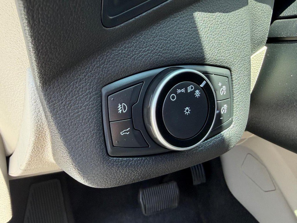Used 2017 Ford Escape SE AWD/4WD image 36