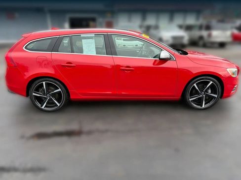 Used 2016 Volvo V60 T6 R-Design Platinum w/ Climate Package AWD/4WD image 8