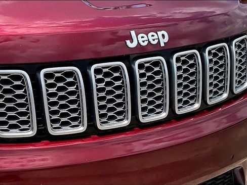 Used 2017 Jeep Grand Cherokee Summit w/ Platinum Series Group AWD/4WD image 28