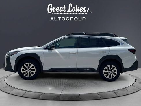 Used 2025 Subaru Outback Premium AWD/4WD image 2
