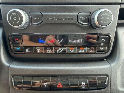 Used 2025 RAM ProMaster 2500 w/ Convenience Group FWD image 34