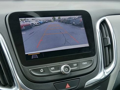 Used 2021 Chevrolet Equinox Premier FWD image 18