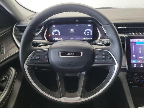 Used 2023 Jeep Grand Cherokee L Limited AWD/4WD image 17