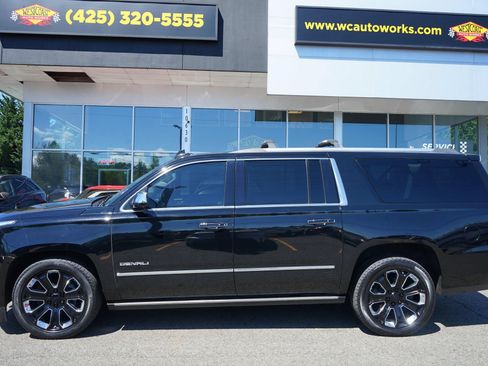 Used 2019 GMC Yukon XL Denali w/ Denali Ultimate Package AWD/4WD image 2