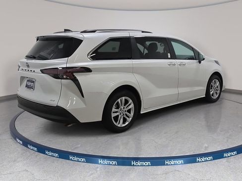 Certified 2025 Toyota Sienna XLE w/ XLE Plus Package AWD/4WD image 5