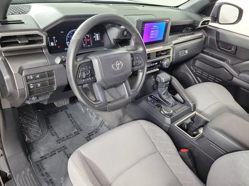 Used 2025 Toyota Tacoma SR5 AWD/4WD image 18