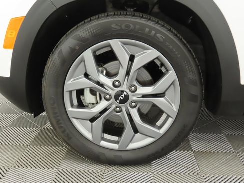 Used 2024 Kia Seltos S image 31