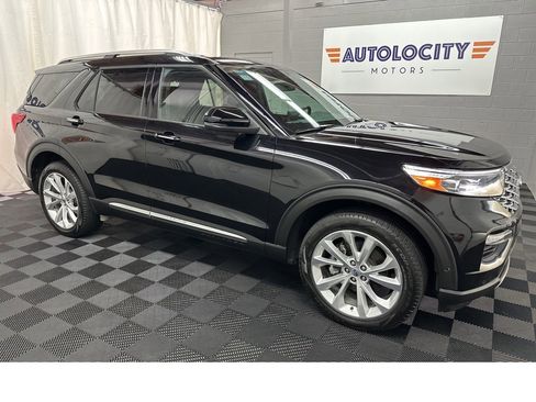 Used 2024 Ford Explorer Platinum w/ Technology Package image 3