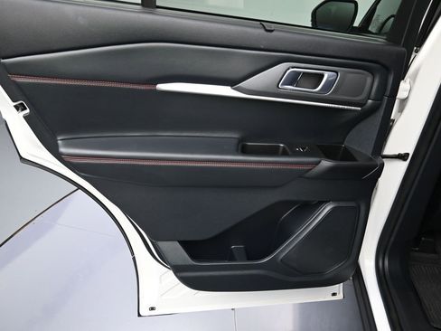 Certified 2025 Ford Explorer ST-Line w/ Premium Package image 23