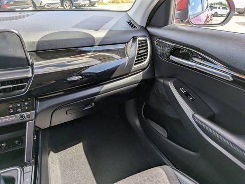 Certified 2025 Kia Seltos S AWD/4WD image 17