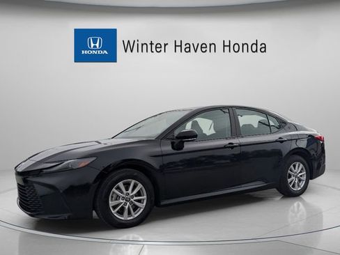 Used 2025 Toyota Camry LE FWD image 3