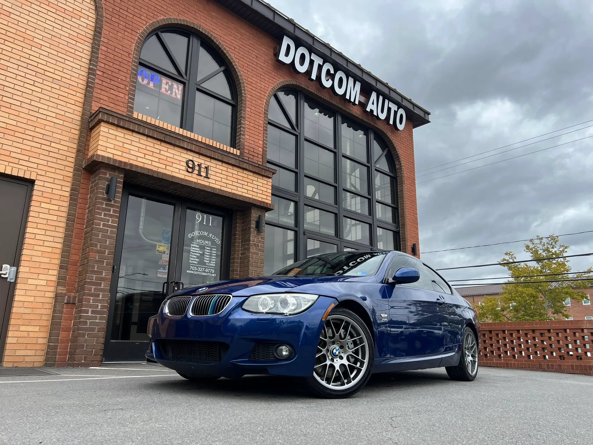 Used 2012 BMW 335i xDrive Coupe AWD/4WD image 3