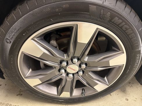 Used 2019 GMC Acadia SLT w/ LPO, Floor Liner Package AWD/4WD image 37