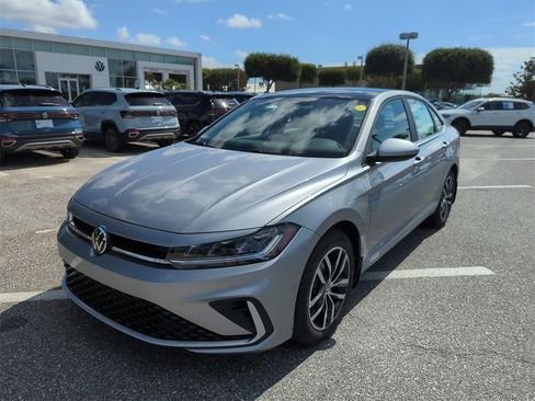 New 2025 Volkswagen Jetta SE image 10