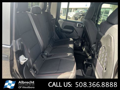 Used 2021 Jeep Gladiator Rubicon w/ Cold Weather Group image 18