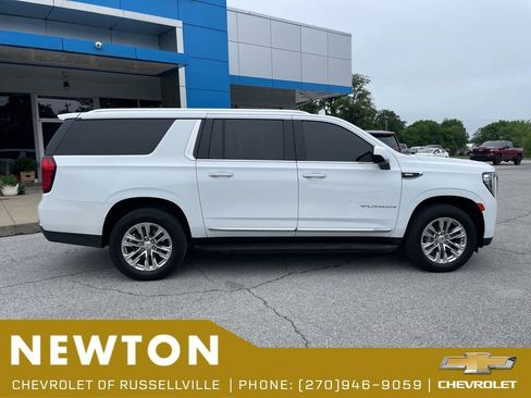 Used 2023 GMC Yukon XL SLT AWD/4WD image 16