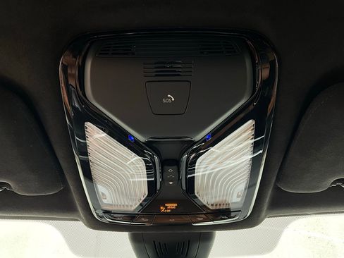 Used 2022 BMW X7 xDrive40i w/ M Sport Package image 21