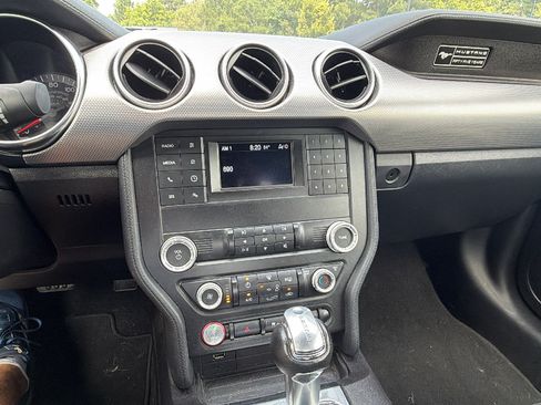 Used 2020 Ford Mustang GT RWD image 29