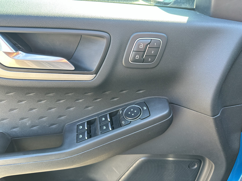 Used 2020 Ford Escape SEL AWD/4WD image 16
