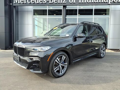 Used 2020 BMW X7 M50i w/ Luxury Seating Package image 2