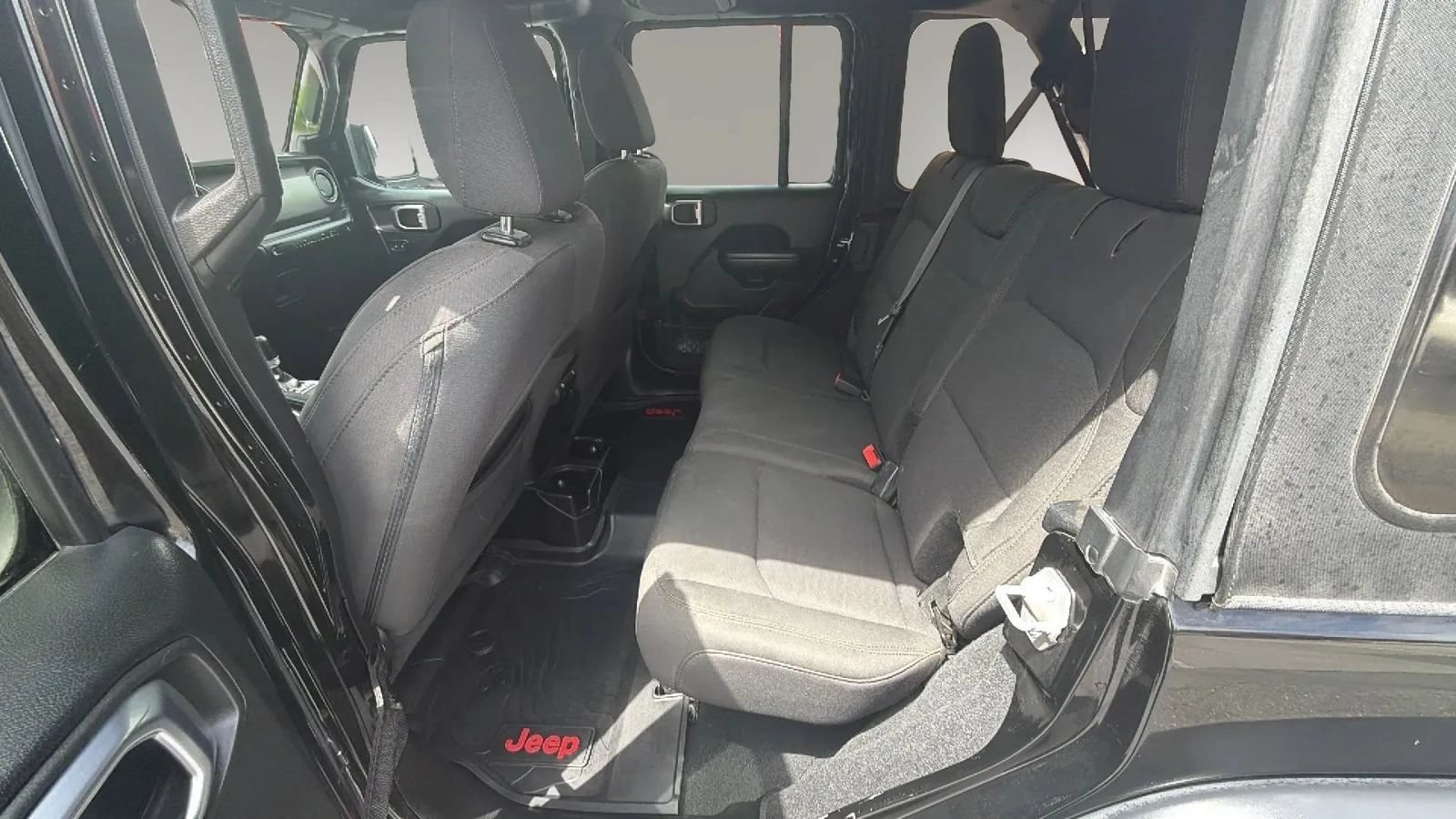 Used 2018 Jeep Wrangler Unlimited Sport S AWD/4WD image 12