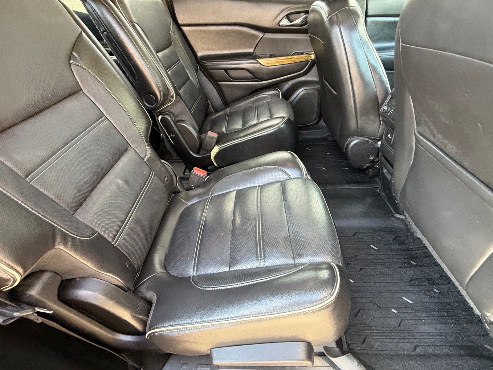 Used 2017 GMC Acadia Denali w/ Technology Package AWD/4WD image 11