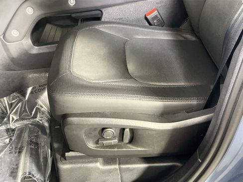 Used 2023 Land Rover Defender 110 X-Dynamic SE image 19