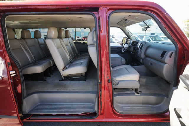 Used 2016 Nissan NV 3500 SL RWD image 40