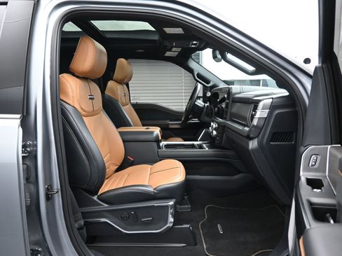 Used 2024 Ford F250 Platinum image 13