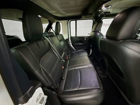 Used 2022 Jeep Wrangler Sahara w/ Cold Weather Group image 29
