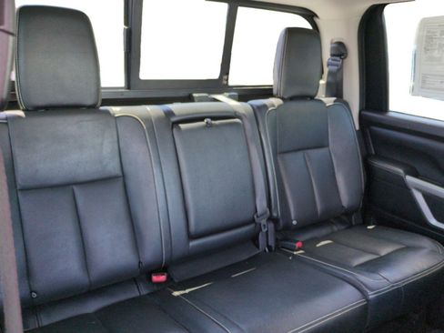 Used 2019 Nissan Titan PRO-4X w/ Pro-4x Convenience Package AWD/4WD image 25