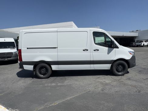 New 2025 Mercedes-Benz Sprinter 2500 image 12