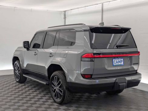 Used 2024 Lexus GX 550 w/ Cold Area Package image 4