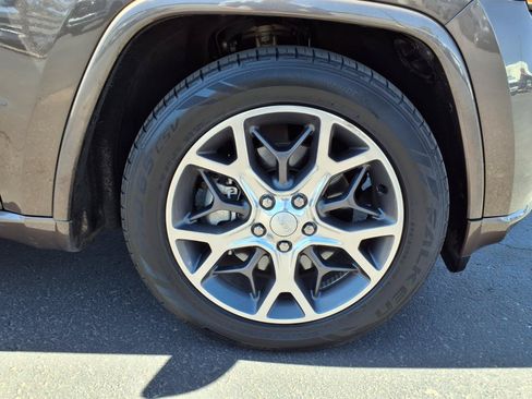 Used 2019 Jeep Grand Cherokee Overland AWD/4WD image 9
