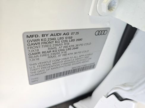 Certified 2025 Audi Q3 2.0T Premium w/ Convenience Package AWD/4WD image 33