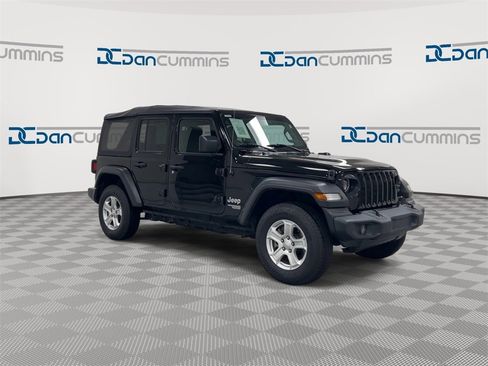 Used 2018 Jeep Wrangler Unlimited Sport S image 2