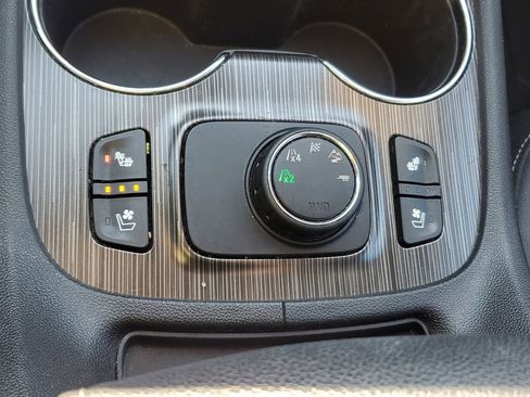 Used 2020 GMC Acadia SLT w/ Premium Package image 32