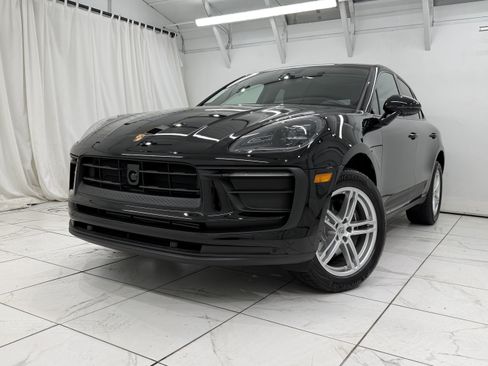 New 2026 Porsche Macan AWD/4WD image 8